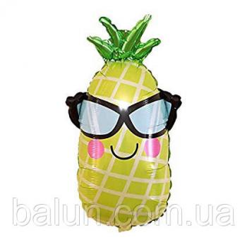 Ананас в окулярах